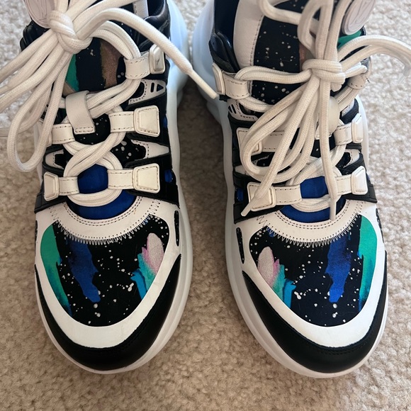 Louis Vuitton Digital Exclusive Archlight Sneaker - Picture 5 of 7